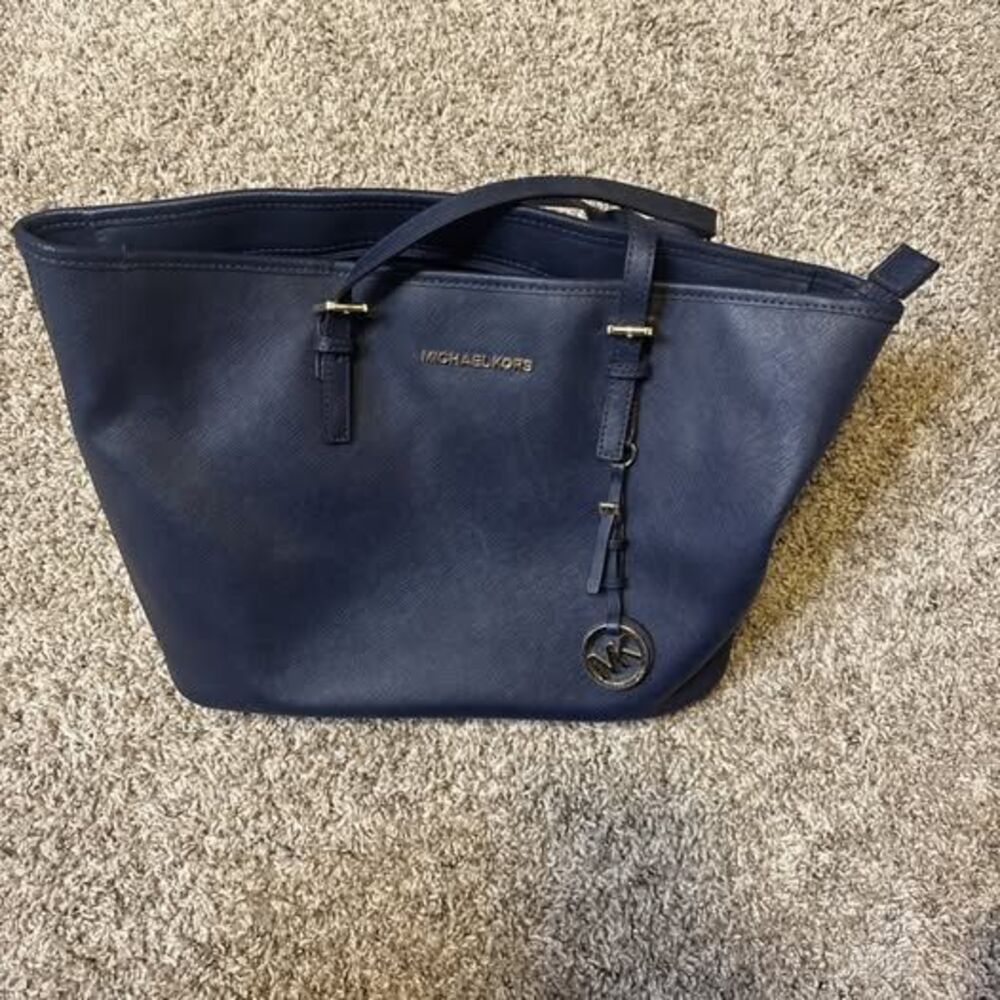 Michael Kors Jet Set Large Navy Saffiano Leather Travel Bag Roomy Tote EUC Gold